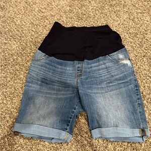 Liz Lange Maternity denim shorts